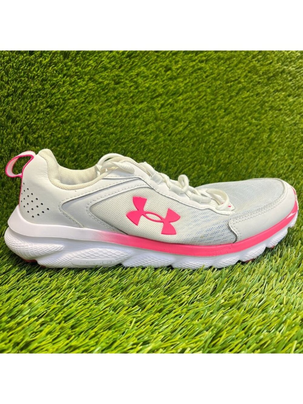 Under Armour Charged Assert 9 Womens Size 10 White Pink Running Shoes Sneakers